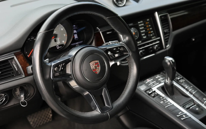 Porsche Macan cena 129990 przebieg: 95000, rok produkcji 2015 z Czechowice-Dziedzice małe 562